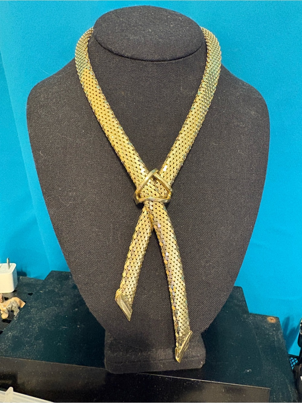 whiting & davis vintage 70-80’s crossover tie mesh necklace gold tone lariat